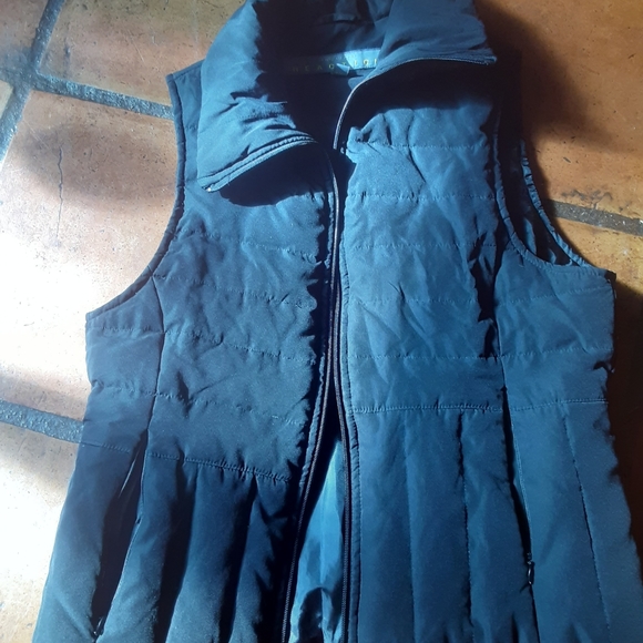 Kenneth Cole - Picture 2 of 2